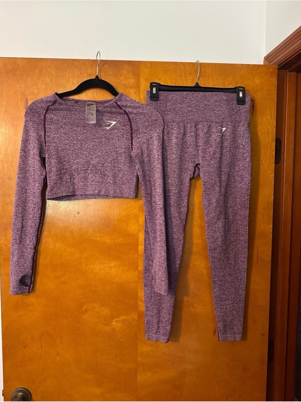 Gymshark Women’s Workout Top & Leggings Set- Small
